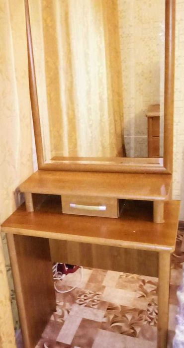 Зеркало  цвет орех (с трюмо)