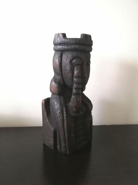 Дървени фигури на цар и царица. Ограничители за книги.