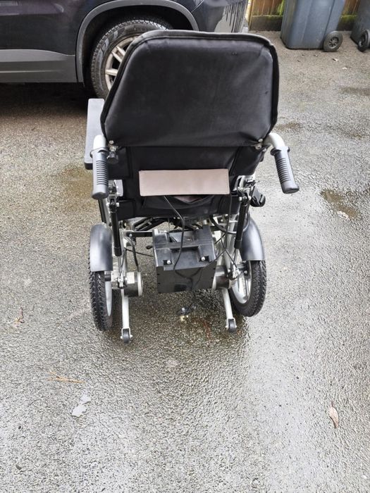 Scaun cu rotile electric