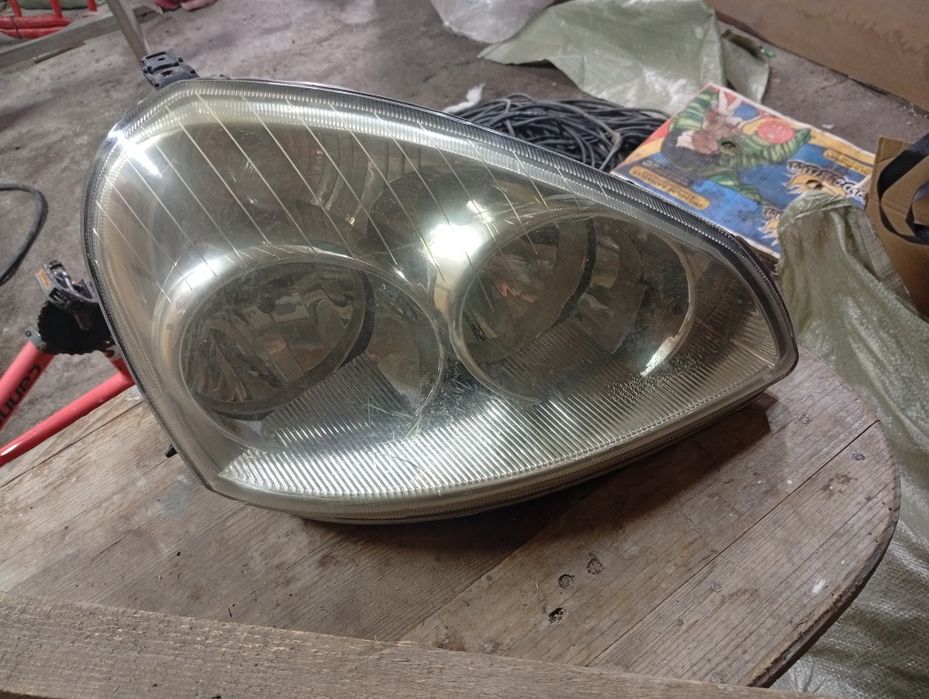 Фара на приору  передни правый