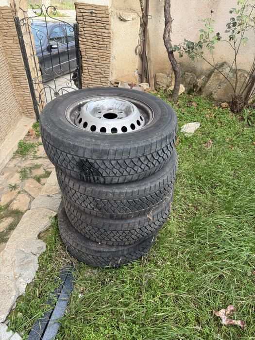 Iveco dayli 35c18 зимни гуми с джанти