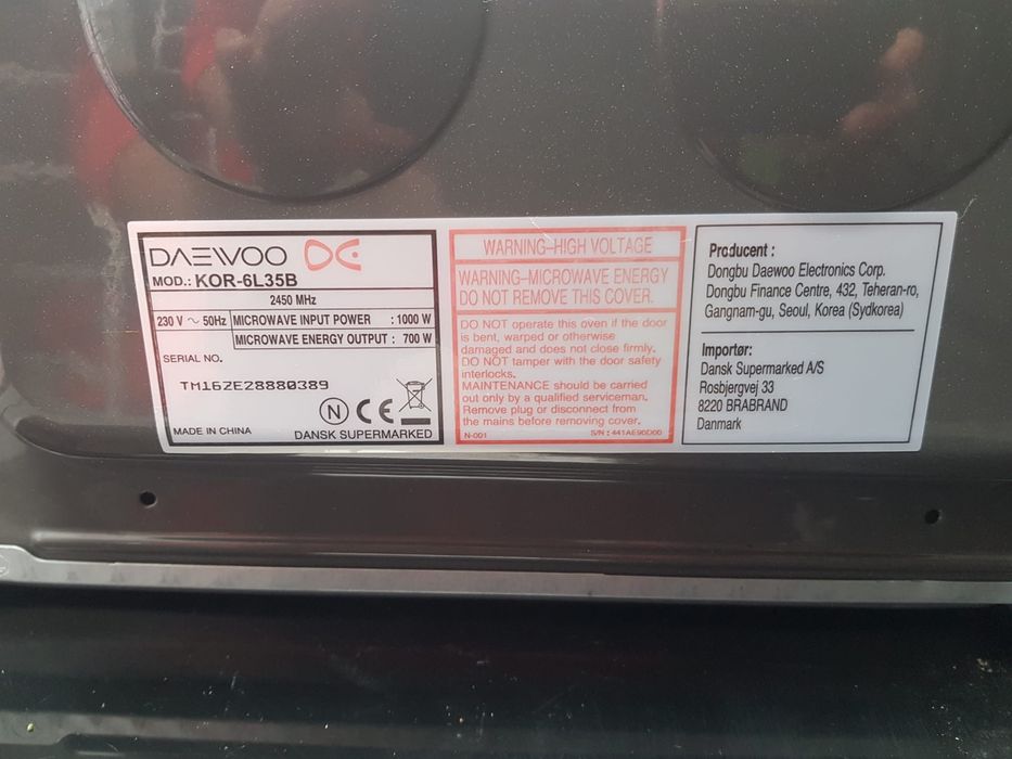 Vand cuptor cu microunde marca Daewoo