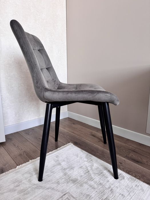 Продаю срочно 6 новых стульев