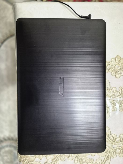 Noutbook ASUS sotiladi