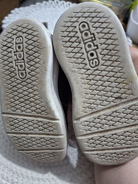 Маратонки Adidas 21 номер