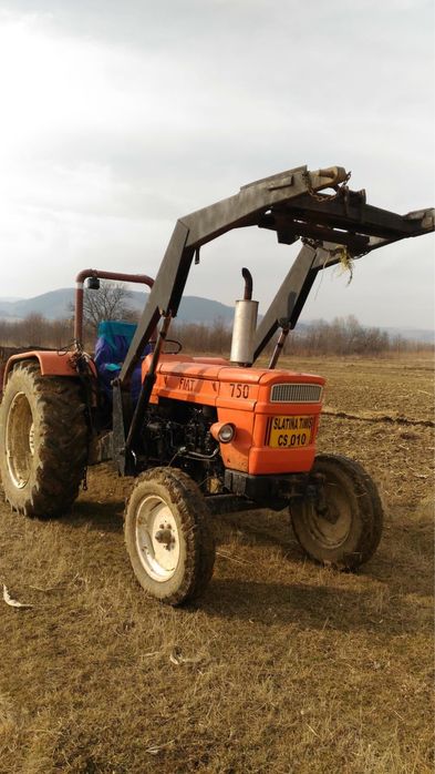 Tractor cu incarcator fiat 750