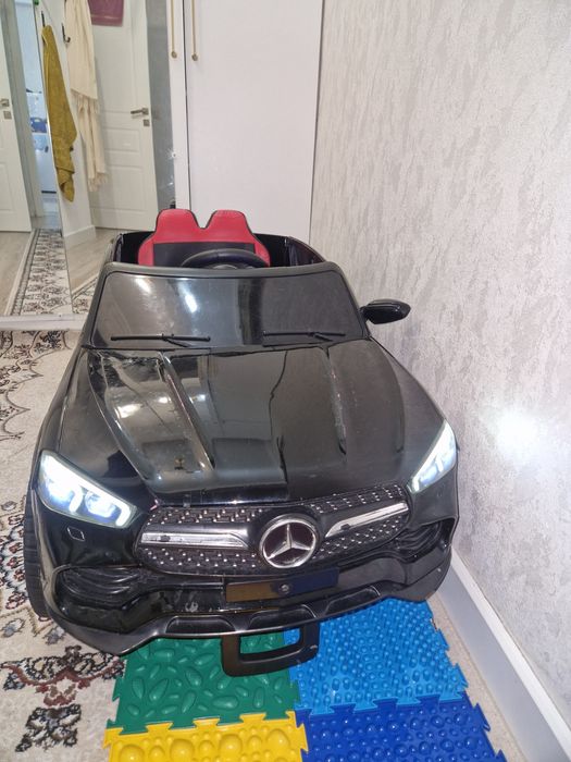 Продам детский электромобиль в марке мерседес