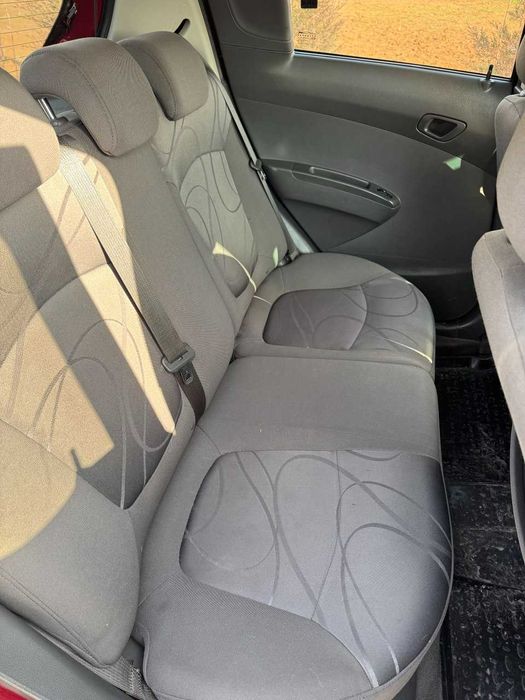 Продаётся Chevrolet Spark 2018 Вешневый цвет