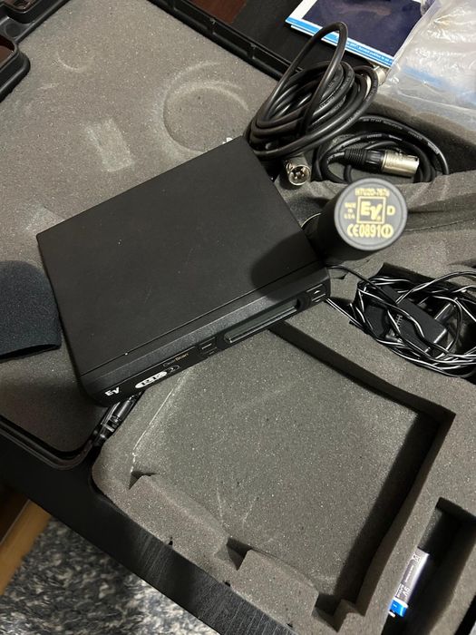 Microfon Wireless Electo- voice original