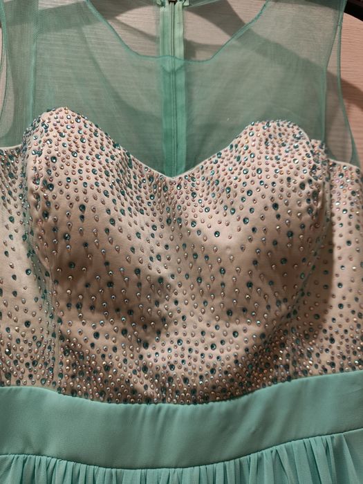 Вечернее длинное платье