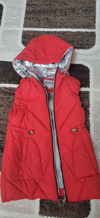 Продам жилетку на девочку