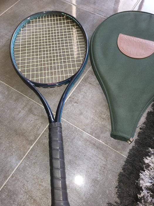 Vand racheta de tenis
