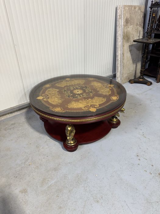 Masa deosebita din lemn cu bronz si intarsii