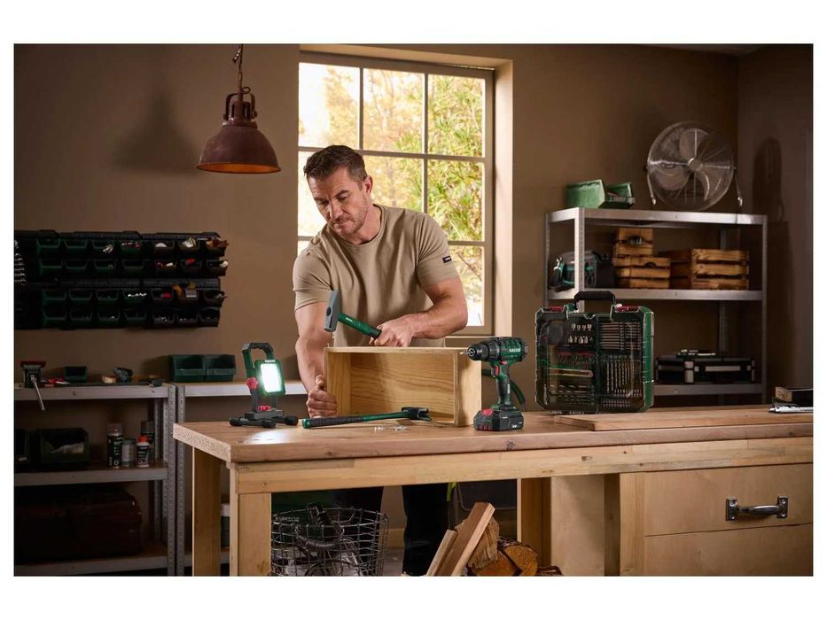 PARKSIDE PABS 20-Li I9 комплект винтоверт,зарядно и 2бр.батерия и множество ръчни инструменти,в практичен куфар