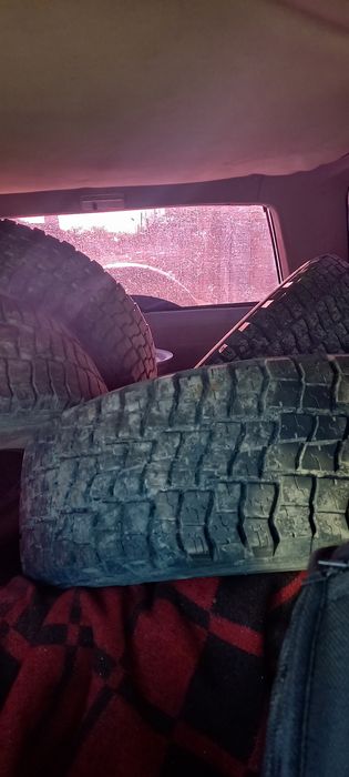 Продам  шины 235×75 r15