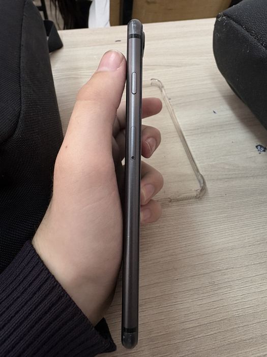 iPhone 8+ 64gb 76%