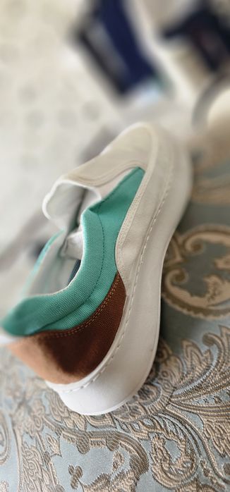 Продам кеды новые