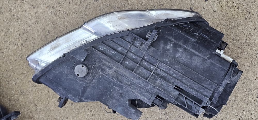 Faruri Xenon vw Passat B6