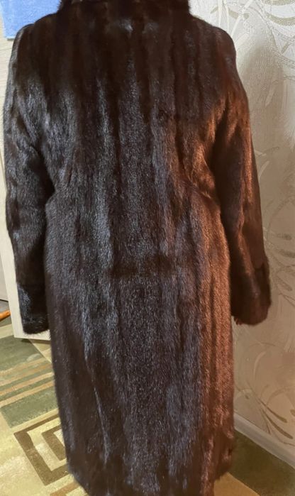 Продам норковую шубу срочно