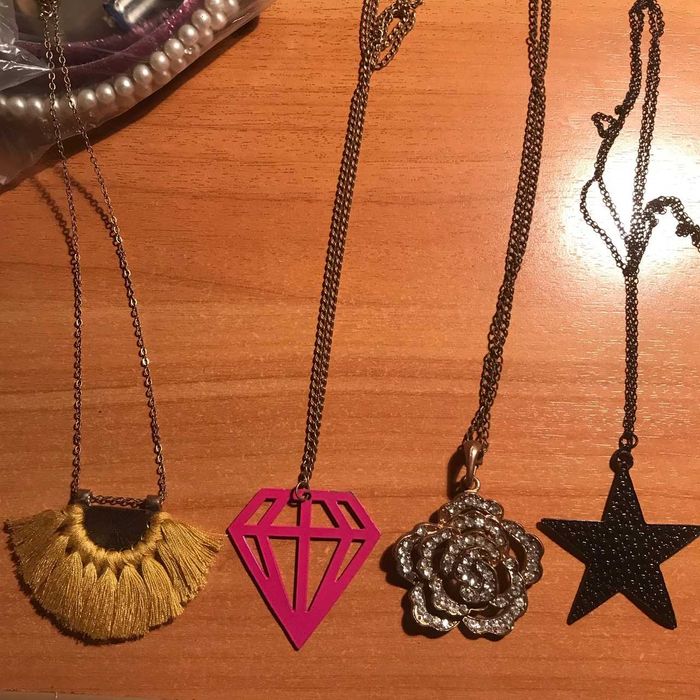 Женские кулоны по 1000 тенге