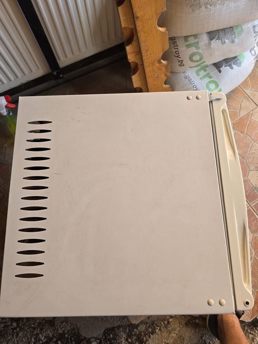 Малък хладилник Beko