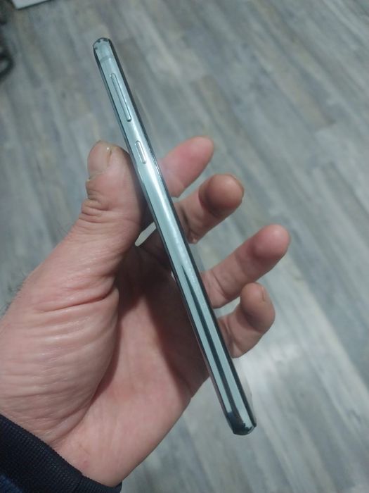 Продается телефон