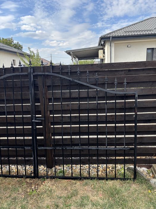 Poarta auto din metal