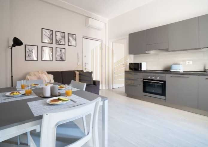 Дава се под наем Двустаен апартамент в Пловдив, Център - 42 кв.м за 142.8 € - Снимка #1