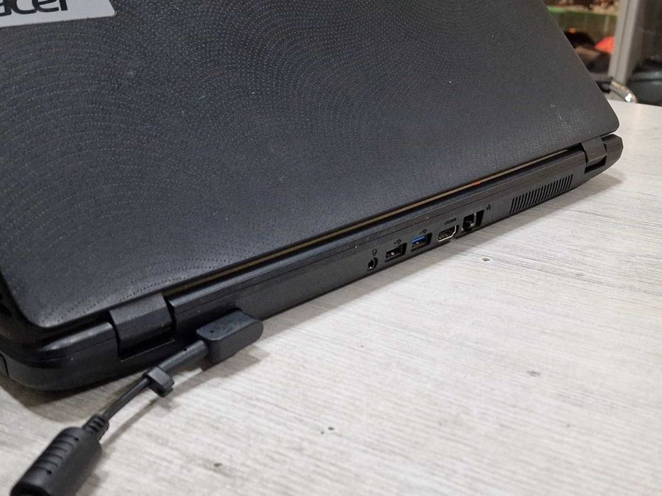 Acer Aspire ES1-512 / 4GB RAM / 512GB HDD / Intel Celeron N2920