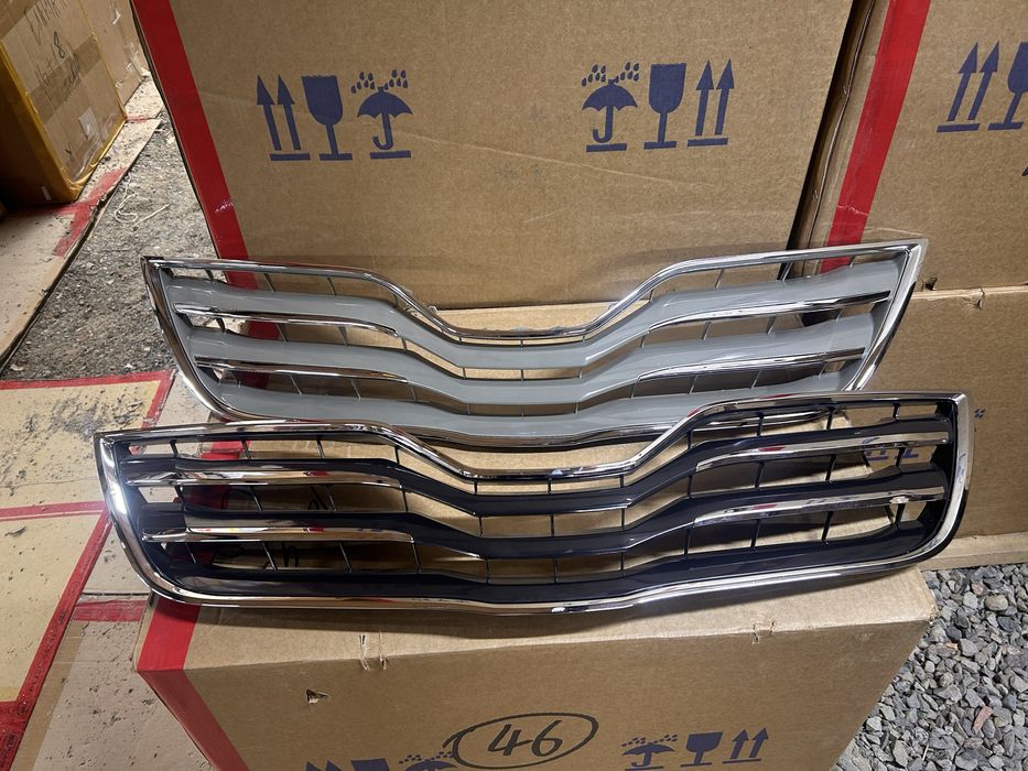 TOYOTA CAMRY 45 Решетка радиатора