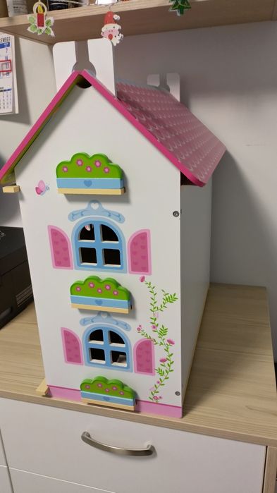 Дървена къща за игра