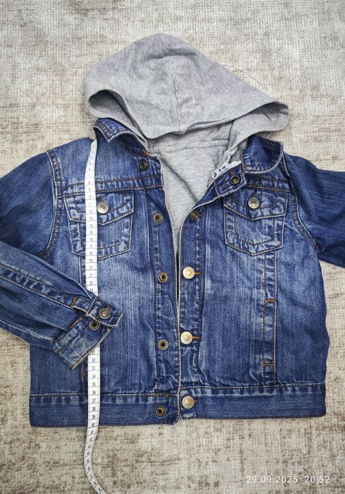 Джинсовая куртка 2в1 UC of Benetton, на мальчика 7-8 лет