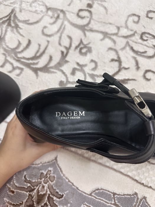 Ботинка кожаная.