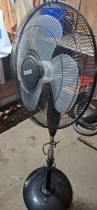 Vând ventilator zass