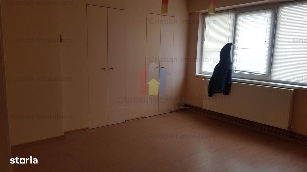 3 camere, Decomandat, etaj intermediar in bloc cu lift, Viziru 3