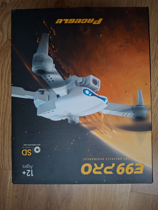 Drona  cu camera  E99 Pro nou la cutie + 2 baterii  si elici de rezerv