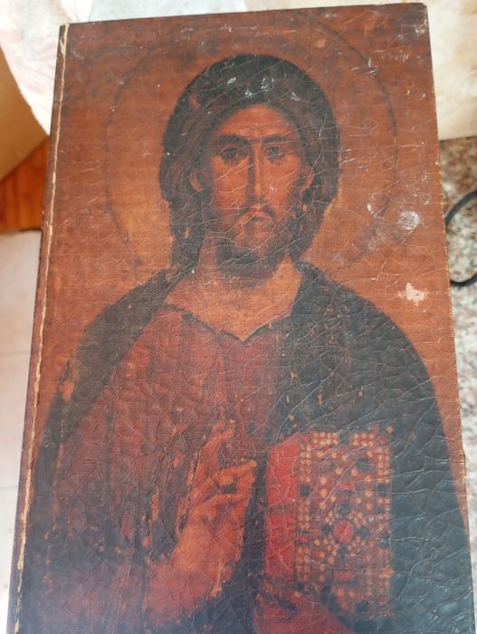 Кутия с капак с лика на Исус Христос