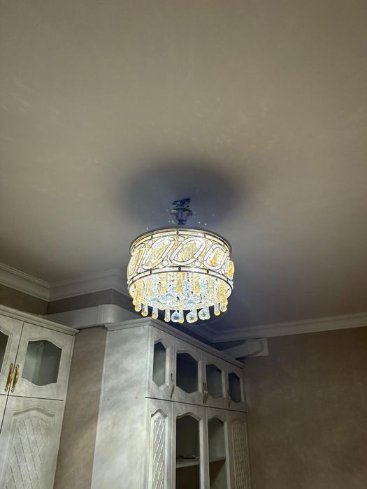 Продам люстры две штуки