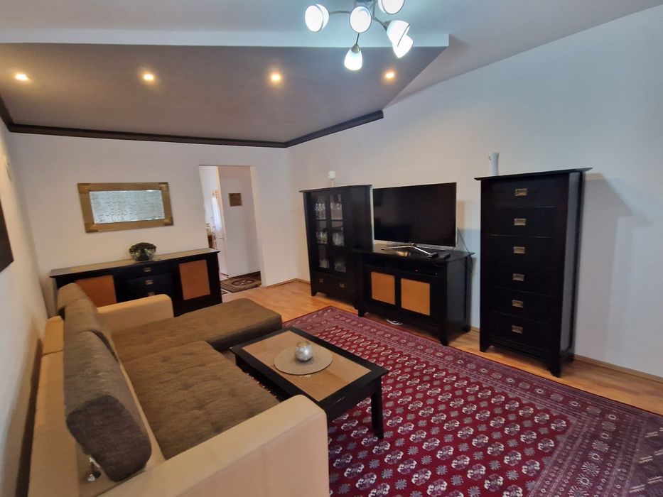 Inchiriez apartament in regim hotelier