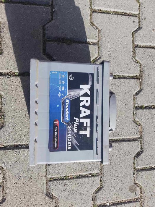 Автомобилен акумулатор