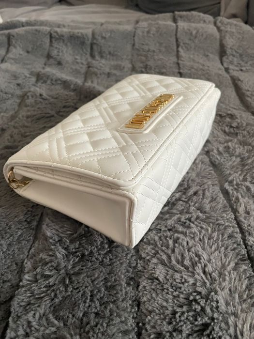 Дамска чанта черна Love Moschino или бяла Love Moschino