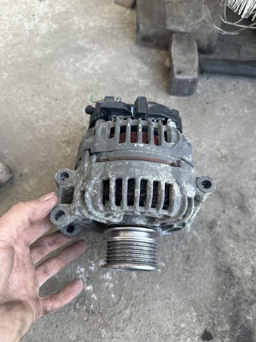 Продам генератор Рено Дастер