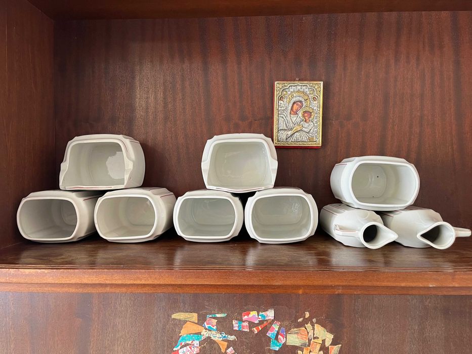 Български порцеланов сервиз за подправки 15+4