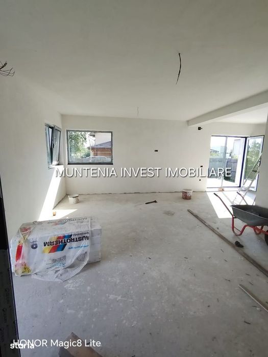 Casă de vânzare P+1, teren 308 mp ,zona Smeura