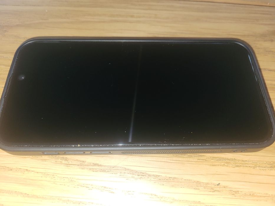 Продавам Айфон 15 плюс