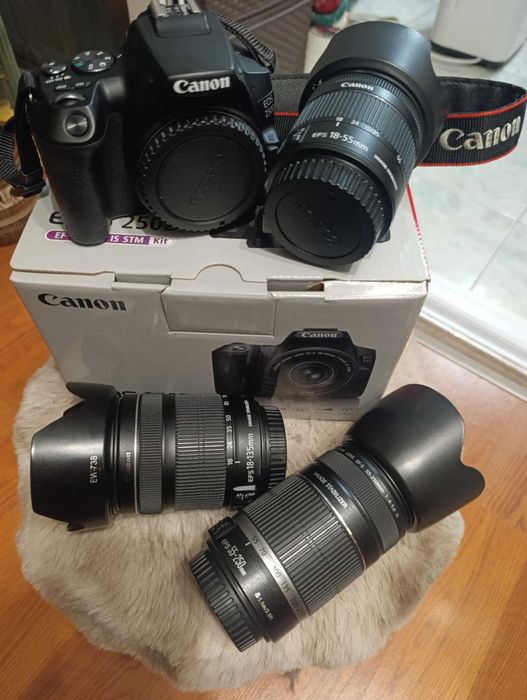 DSLR фотоапарат CANON EOS 250D + 3 обективa