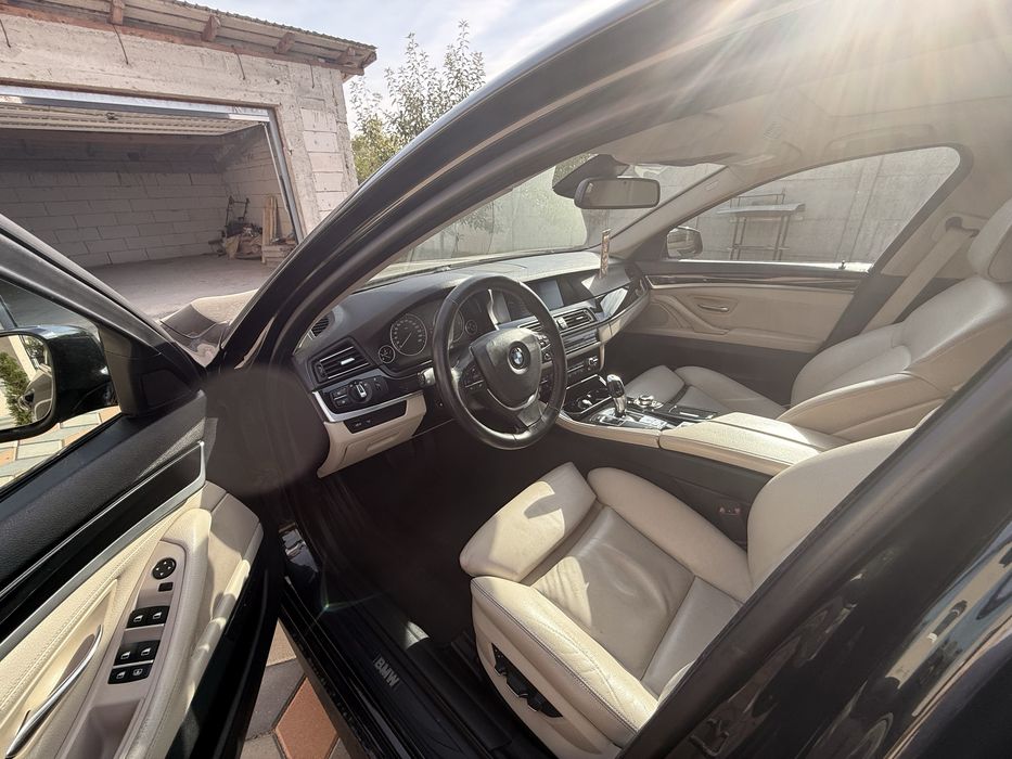 BMW Seria 5 F10 / 530 D /