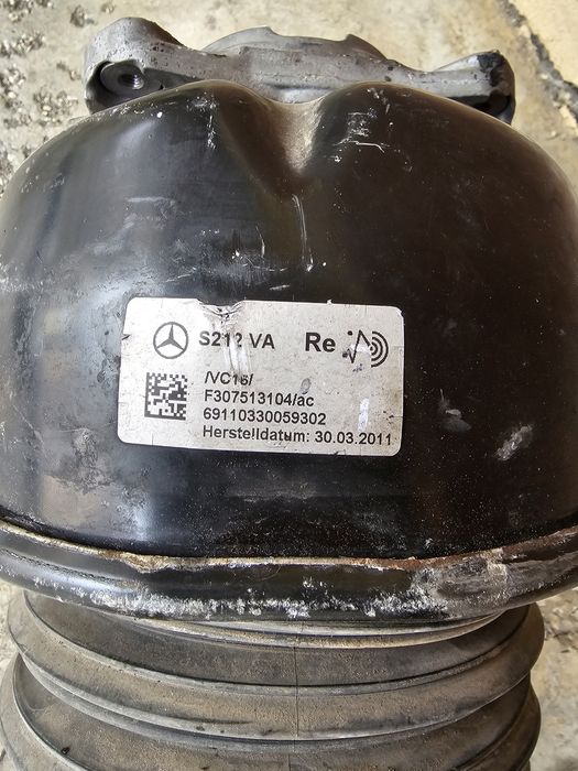 Амортисьори Оригинални  цлс w218 предни задни