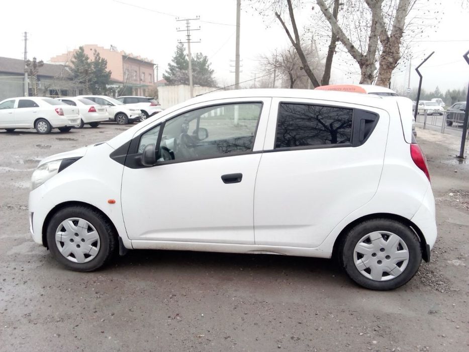 Спарк автомат сотилади год выпуска 2010