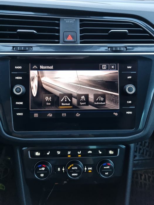 VW Tiguan 2.0 TDI 150 CP DSG 4MOTION | Virtual Cockpit | Webasto | CarPlay | LED | Recent Servisat